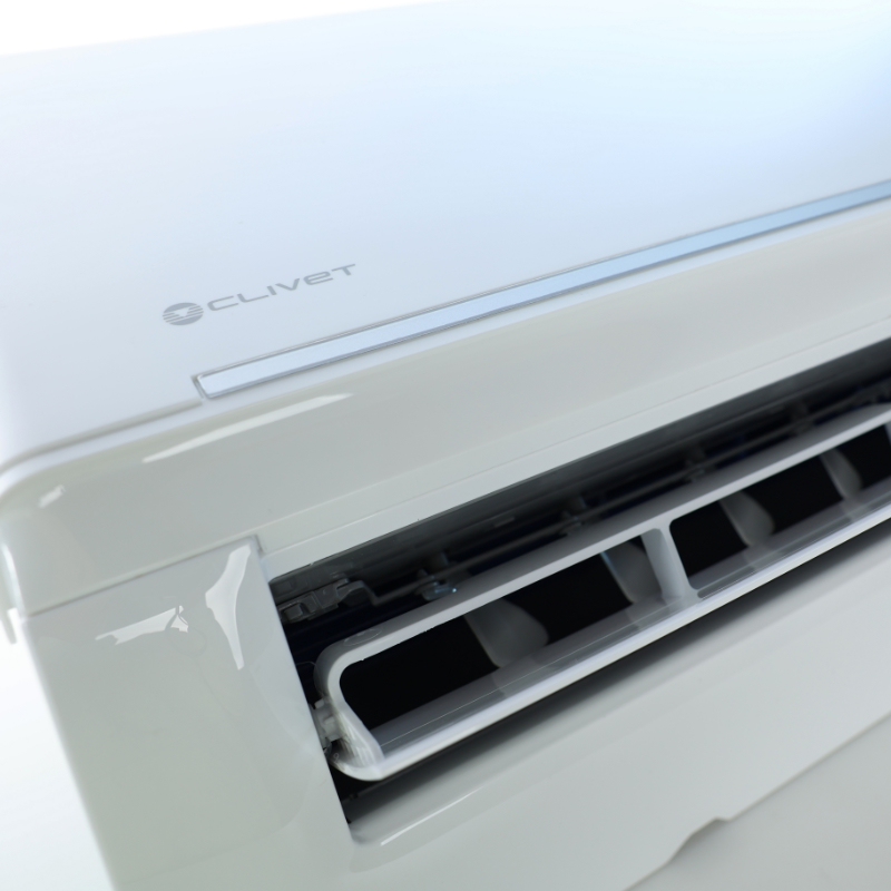 Inneneinheit Clivet EZCool, Komplettset, 2,6 kW, nah von schräg vorne