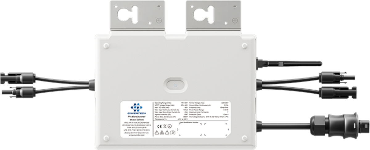 Wechselrichter Envertech EVT800 | Solar Perfect Wechselrichter Envertech EVT800, Frontalansicht, auf weißem Hintergrund